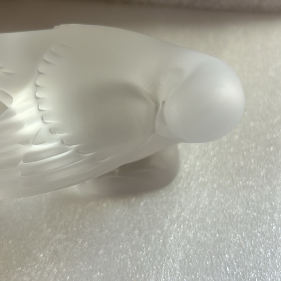 Lalique Frosted Crystal Sparrow - Picture 3 of 6